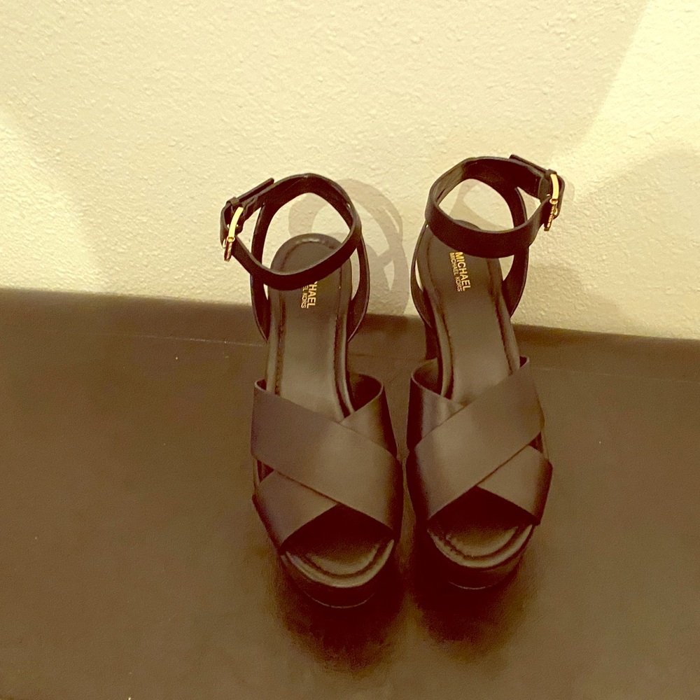 We need to see the town!!!!!